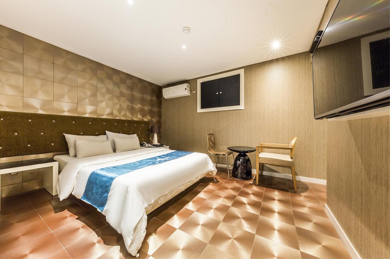 Cheonho Hotel The Blue Seoul Exterior photo