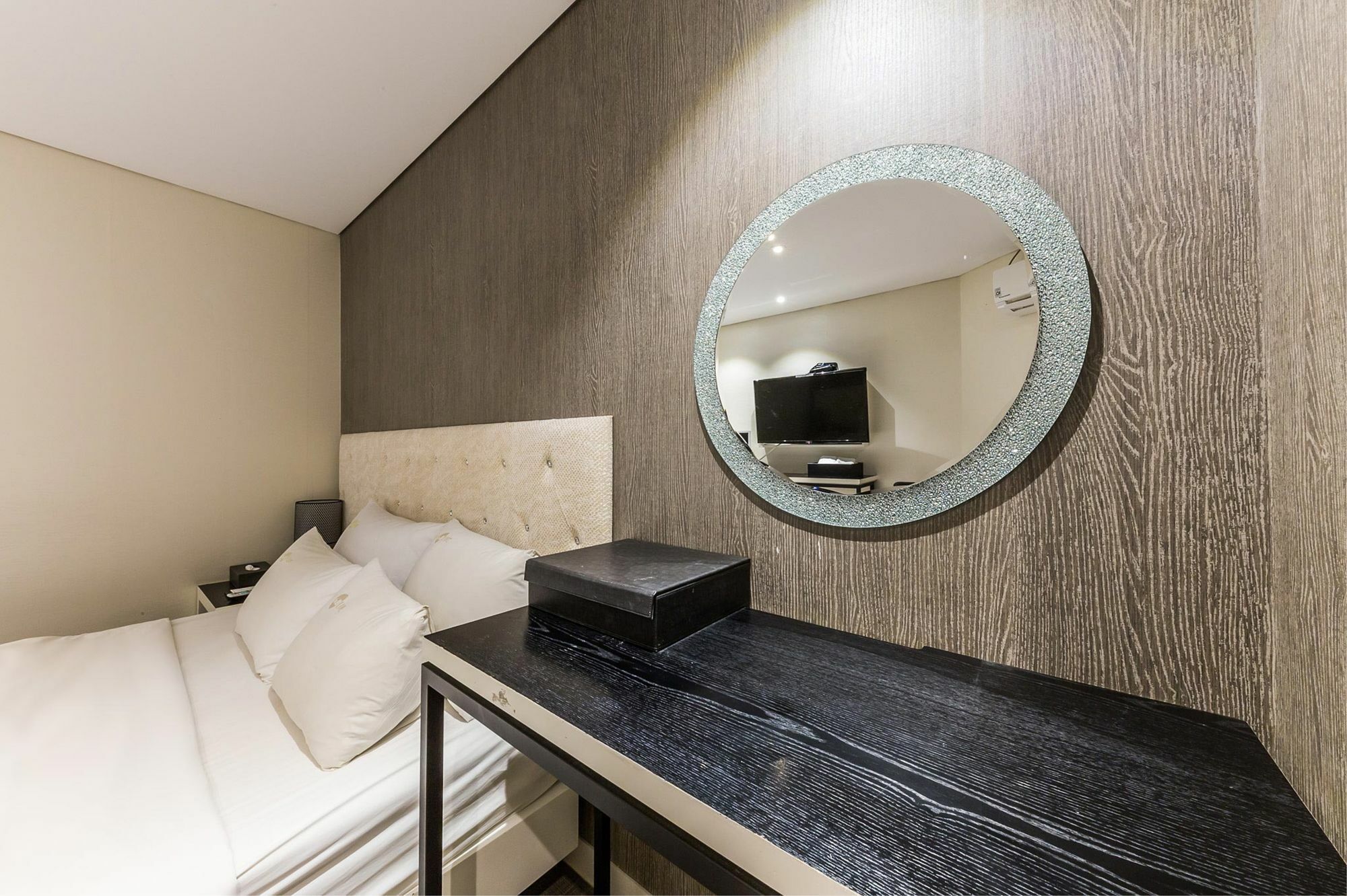Cheonho Hotel The Blue Seoul Exterior photo
